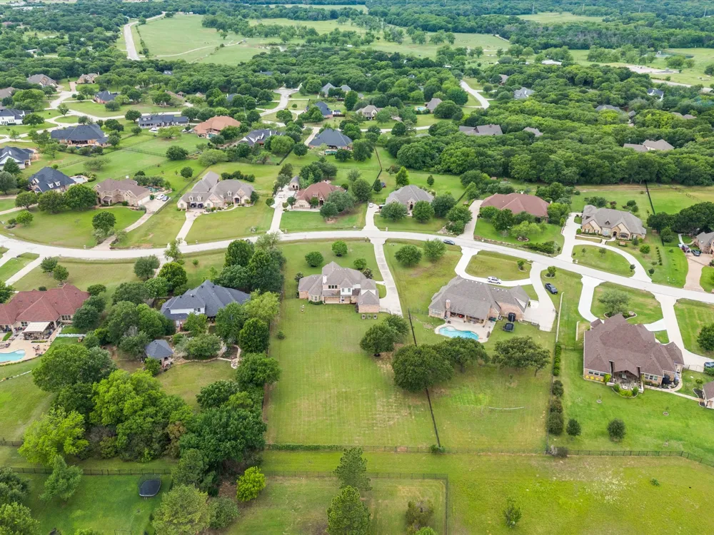 407 W Aurora Vista Trail Aurora, TX 76078