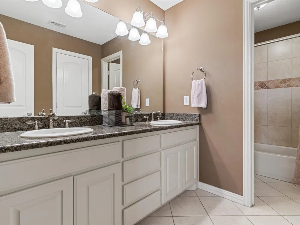 407 W Aurora Vista Trail Aurora, TX 76078
