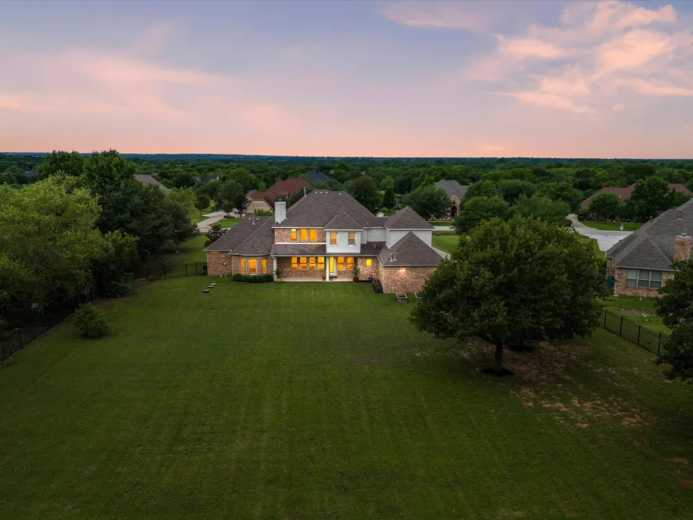 407 W Aurora Vista Trail Aurora, TX 76078