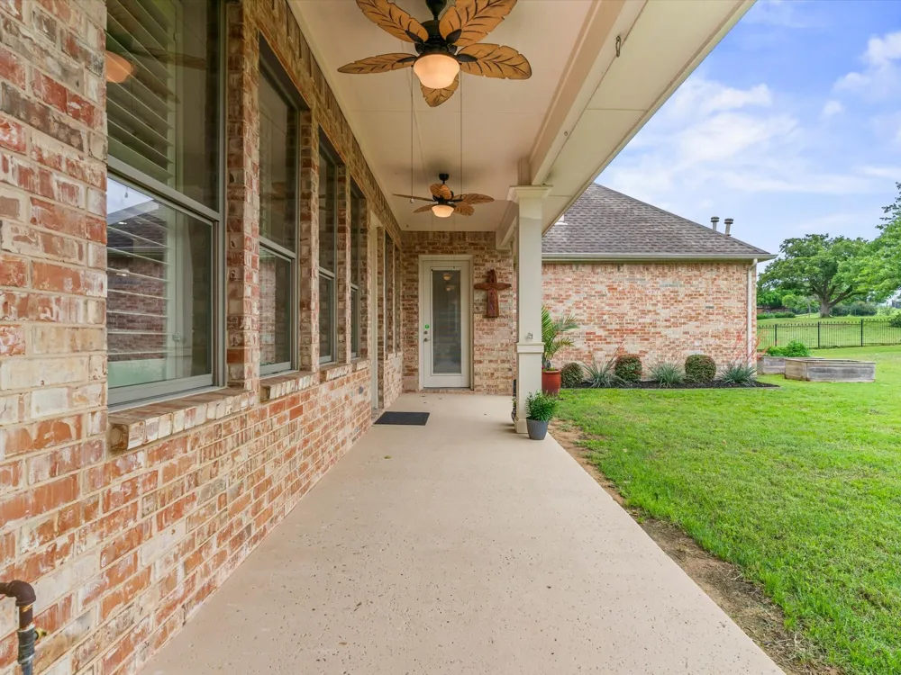 407 W Aurora Vista Trail Aurora, TX 76078