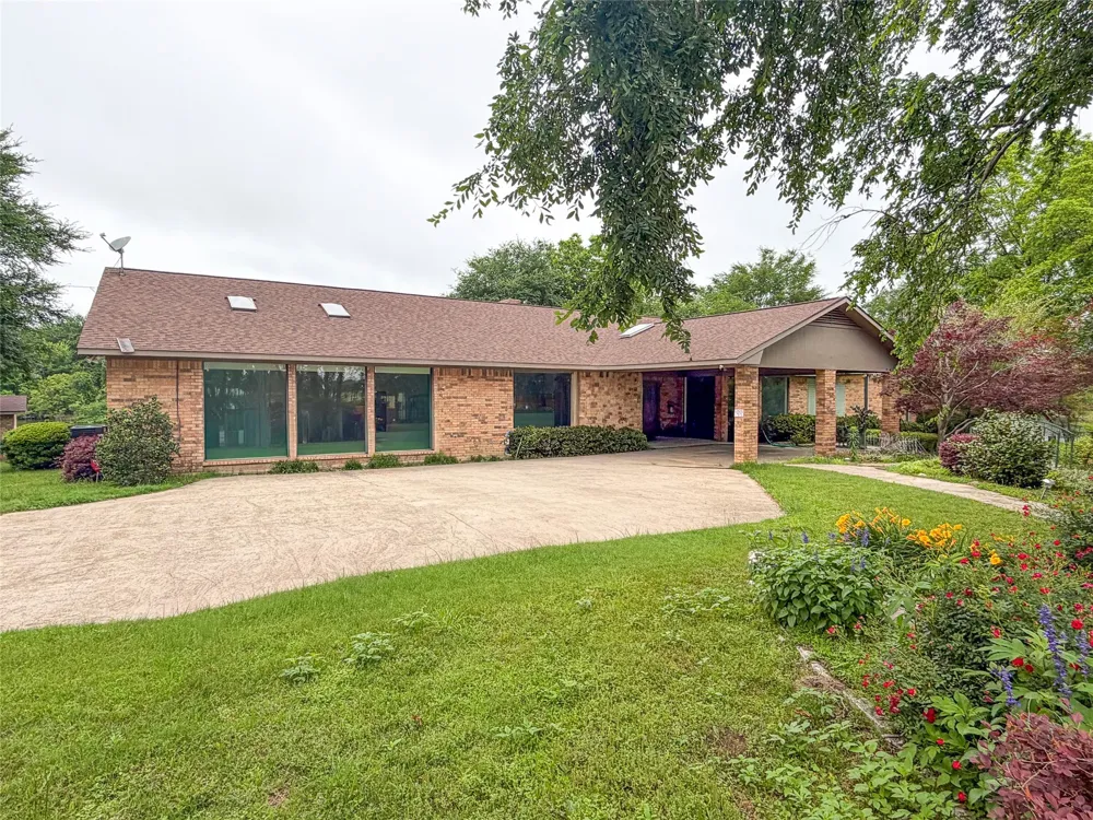 1895 County Road 3601 Edgewood, TX 75117
