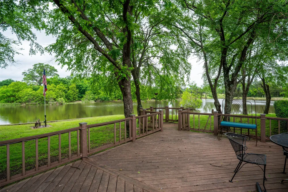 1895 County Road 3601 Edgewood, TX 75117
