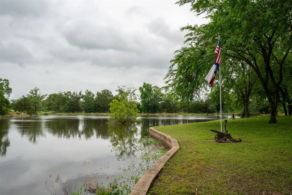 1895 County Road 3601 Edgewood, TX 75117