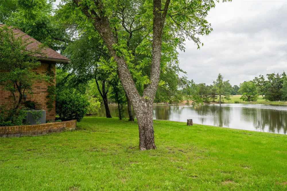 1895 County Road 3601 Edgewood, TX 75117