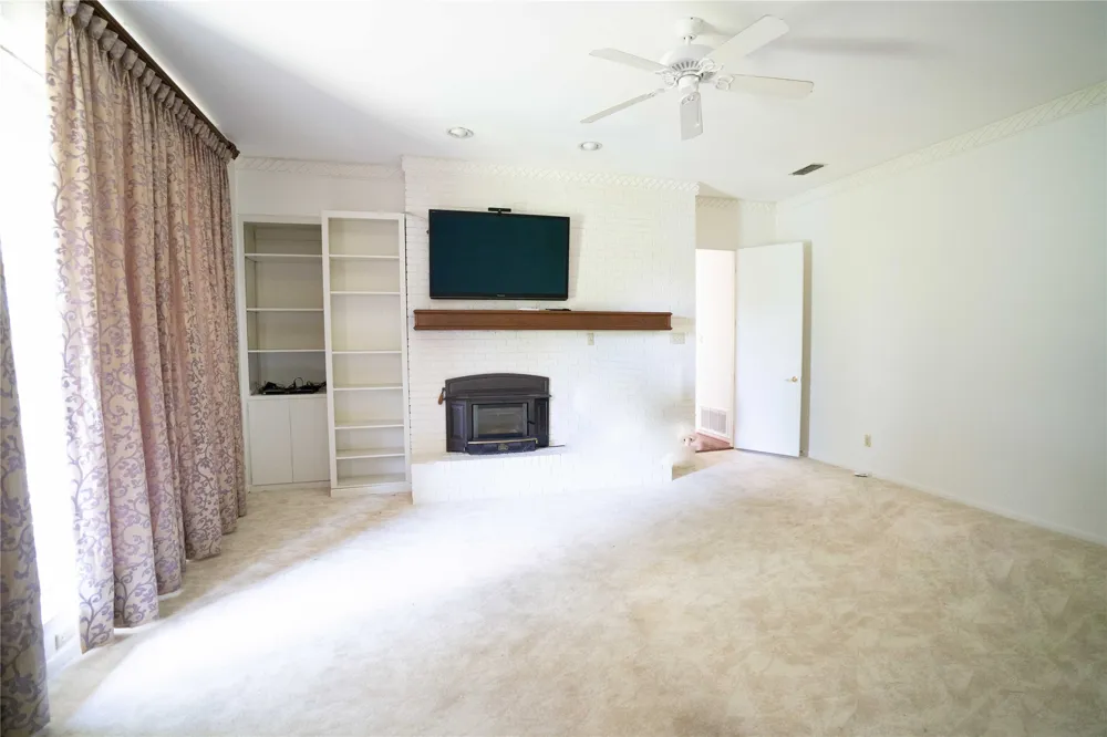1895 County Road 3601 Edgewood, TX 75117