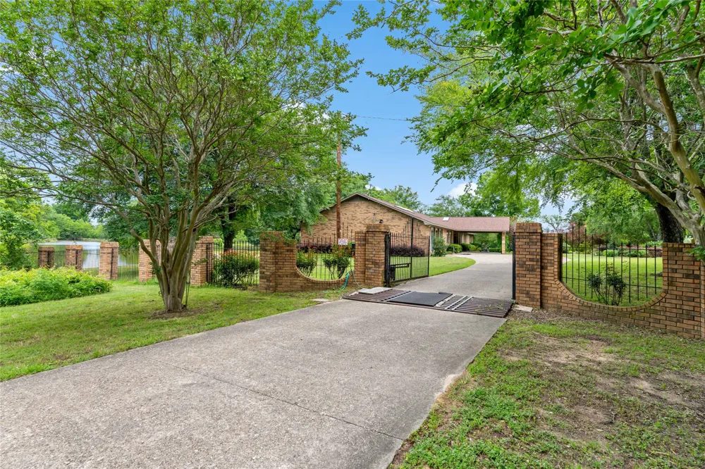 1895 County Road 3601 Edgewood, TX 75117