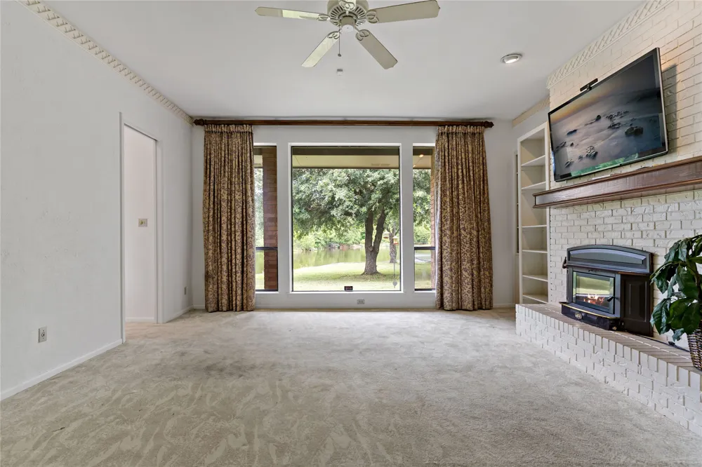 1895 County Road 3601 Edgewood, TX 75117