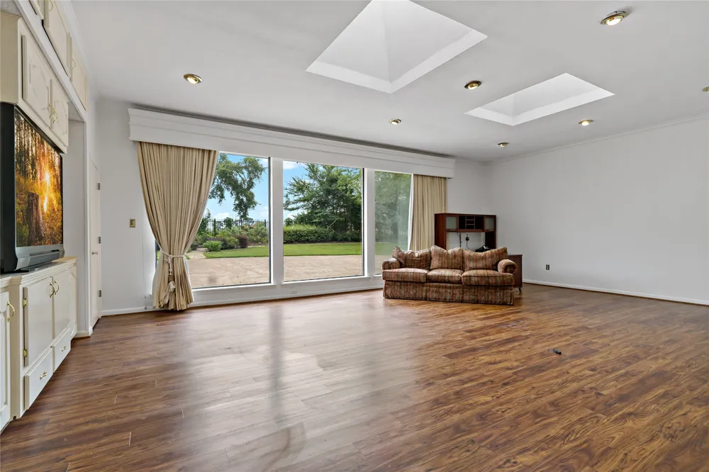 1895 County Road 3601 Edgewood, TX 75117