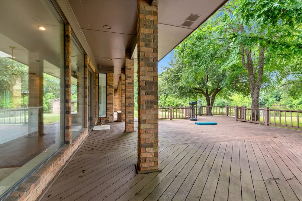 1895 County Road 3601 Edgewood, TX 75117