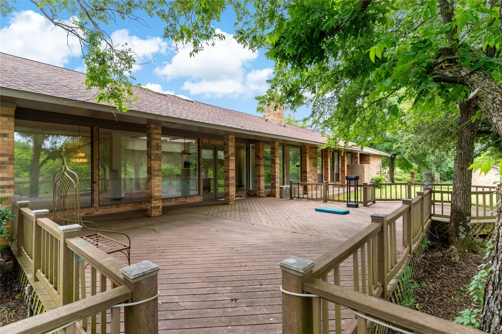 1895 County Road 3601 Edgewood, TX 75117
