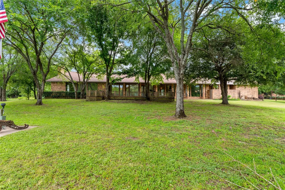 1895 County Road 3601 Edgewood, TX 75117