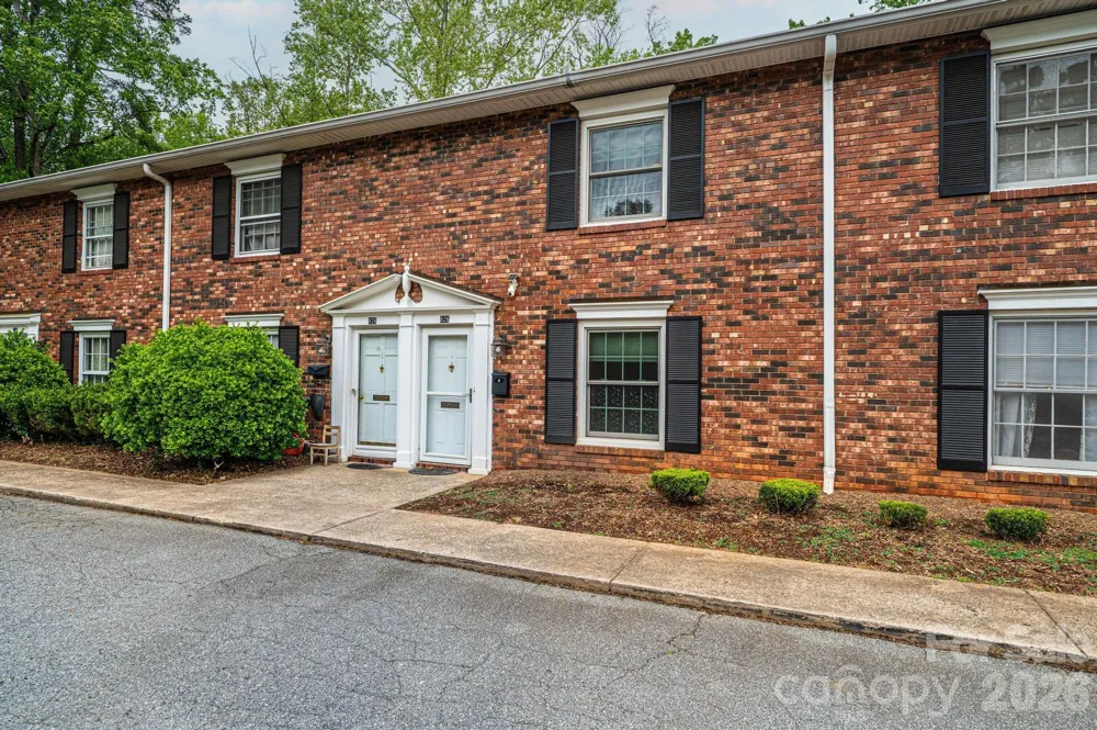 826 6th Street NW #4 Hickory, NC 28601