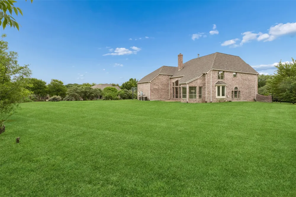 631 Lakeridge Drive Fairview, TX 75069