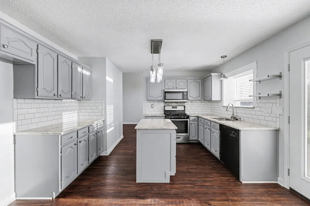 2080 Briarcliff Road Lewisville, TX 75067