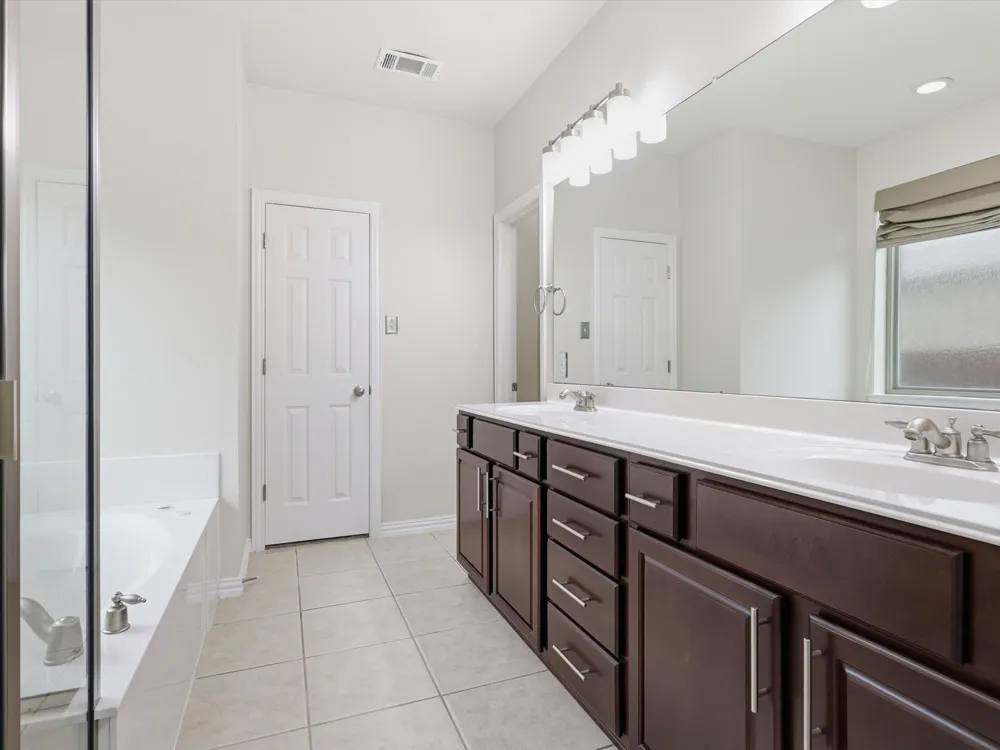 217 Cox Drive Fate, TX 75087