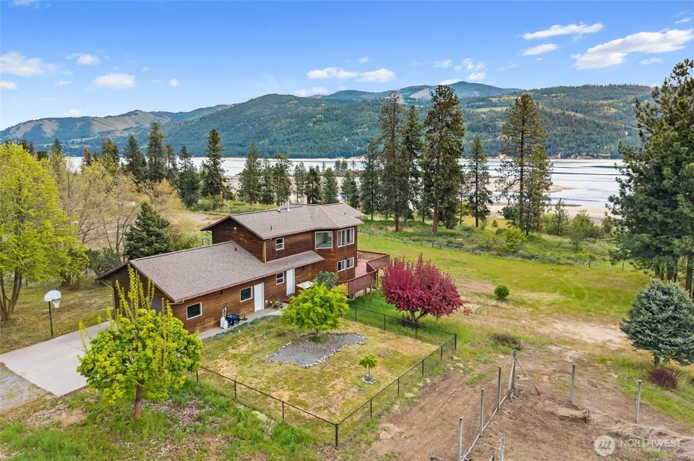11 Echo Cove Road Kettle Falls, WA 99141