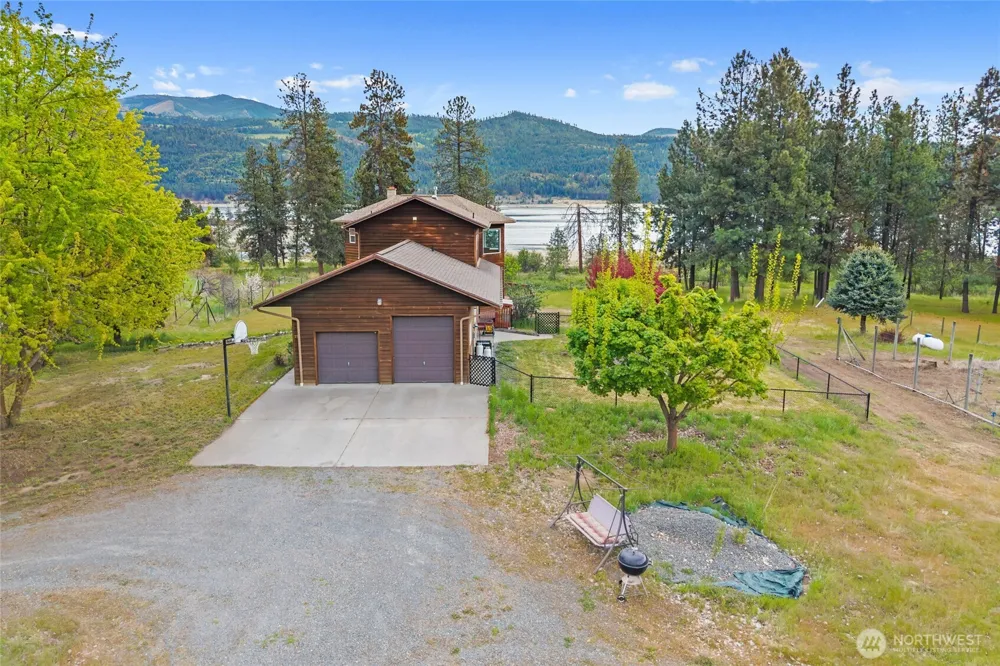 11 Echo Cove Road Kettle Falls, WA 99141