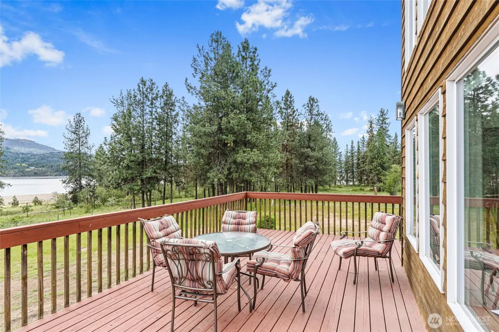11 Echo Cove Road Kettle Falls, WA 99141