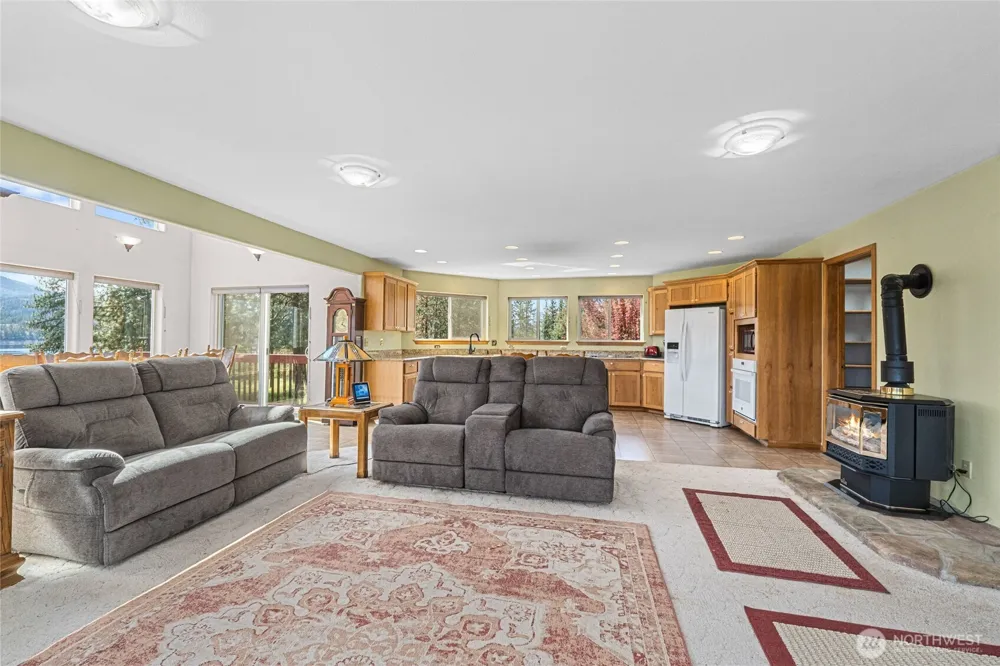 11 Echo Cove Road Kettle Falls, WA 99141