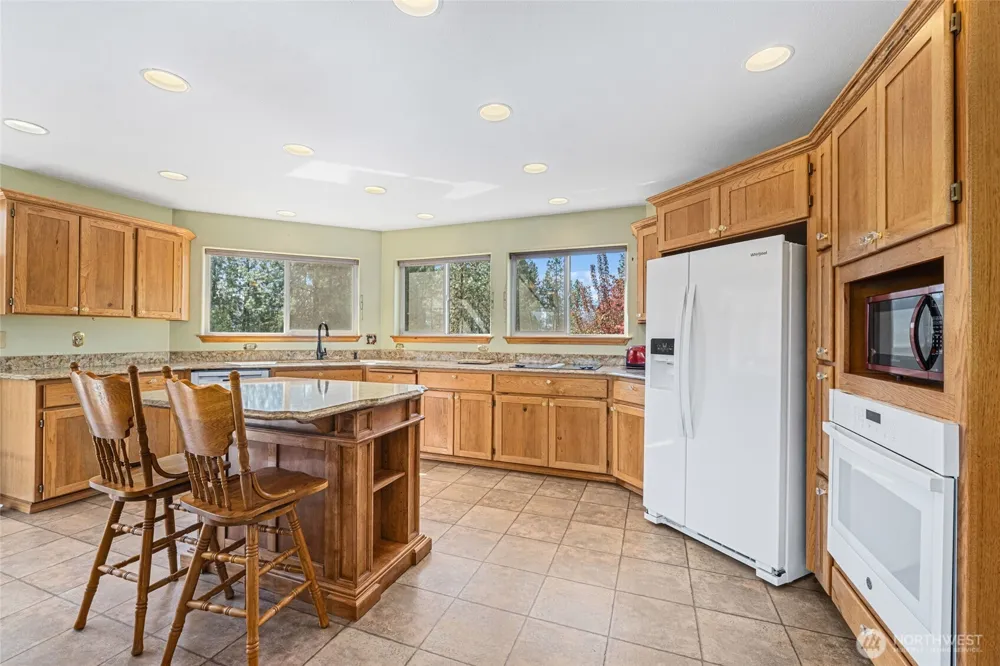 11 Echo Cove Road Kettle Falls, WA 99141