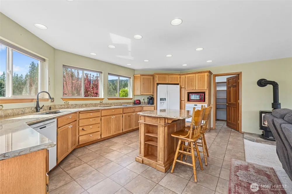 11 Echo Cove Road Kettle Falls, WA 99141