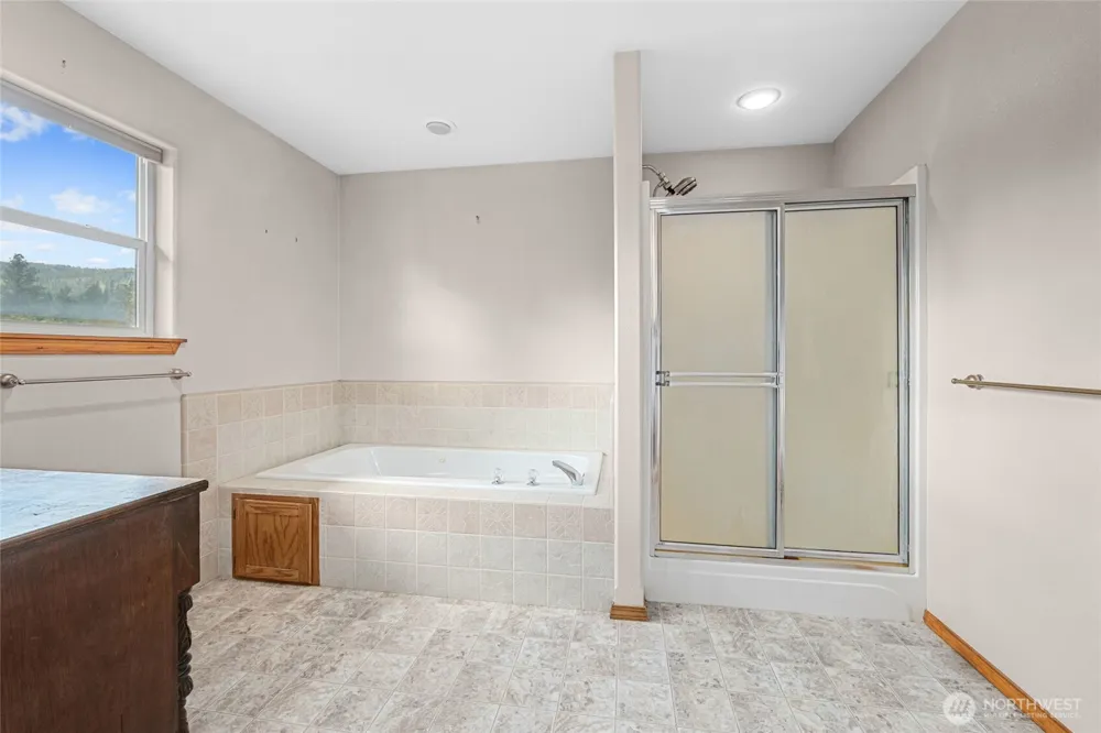 11 Echo Cove Road Kettle Falls, WA 99141