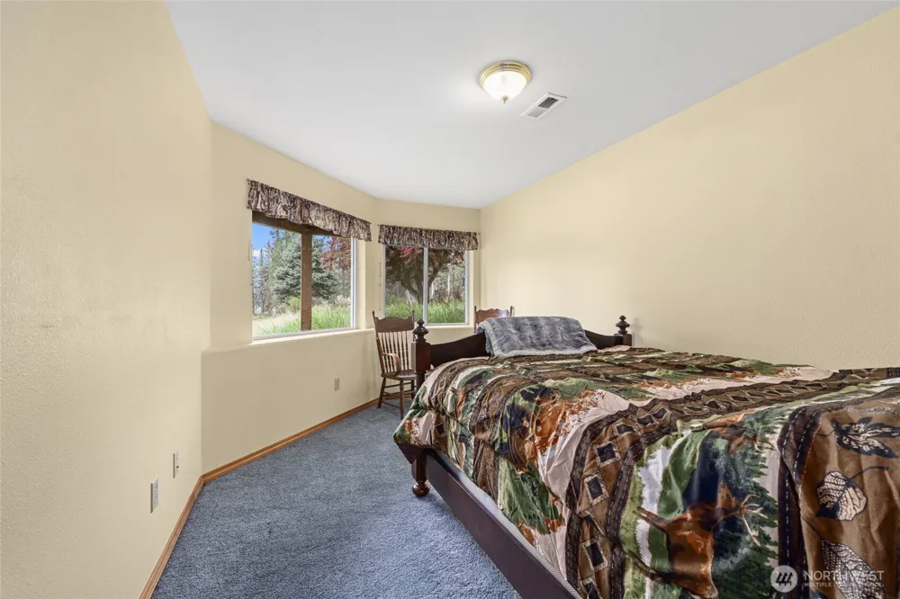11 Echo Cove Road Kettle Falls, WA 99141