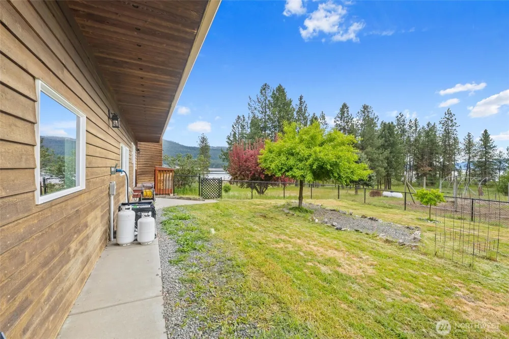 11 Echo Cove Road Kettle Falls, WA 99141