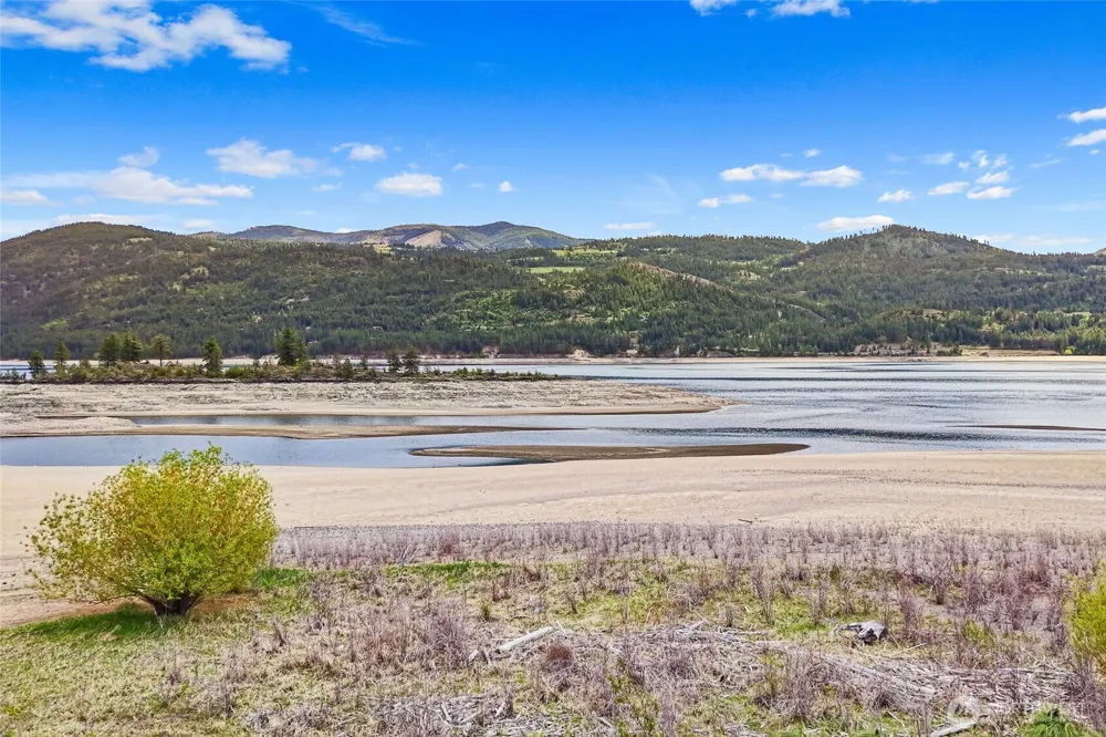 11 Echo Cove Road Kettle Falls, WA 99141