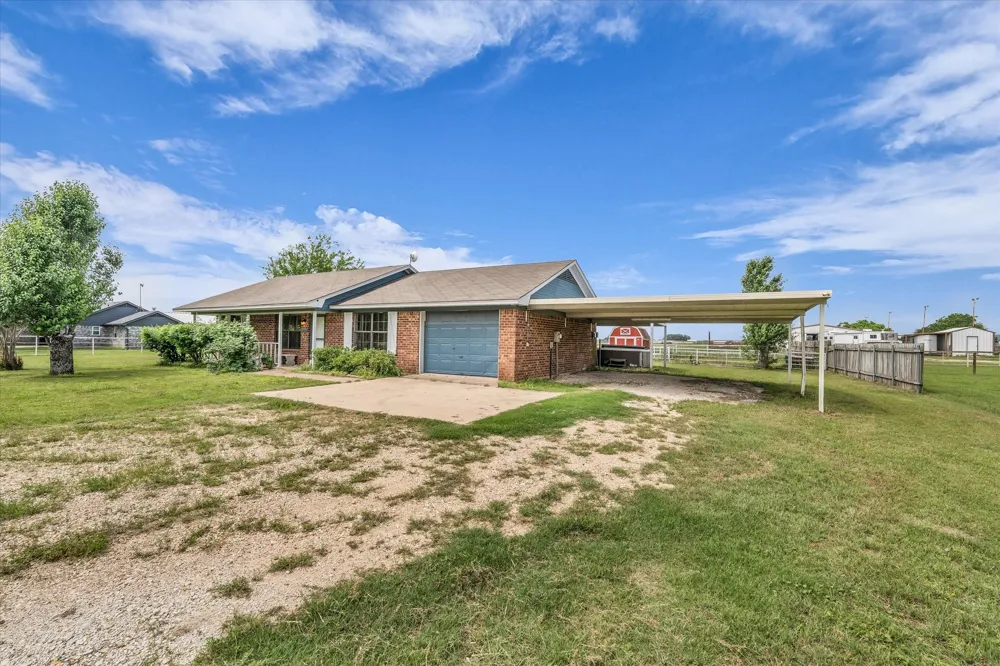 339 S Pleasant Hill Road Axtell, TX 76624