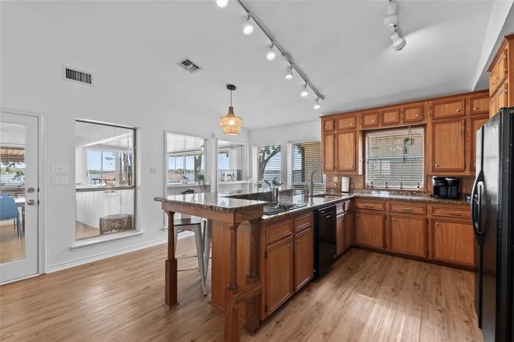 203 Oak Acres Drive Malakoff, TX 75148