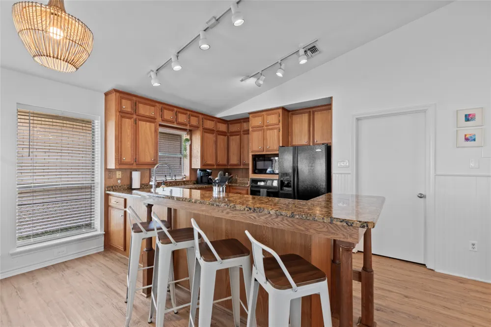 203 Oak Acres Drive Malakoff, TX 75148