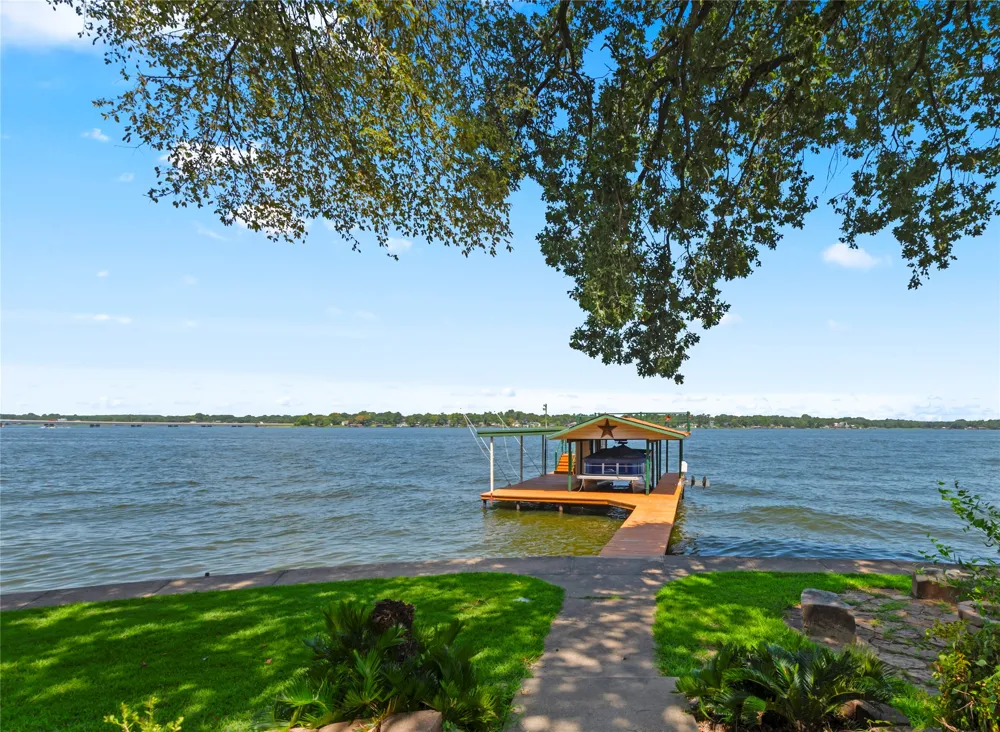 203 Oak Acres Drive Malakoff, TX 75148