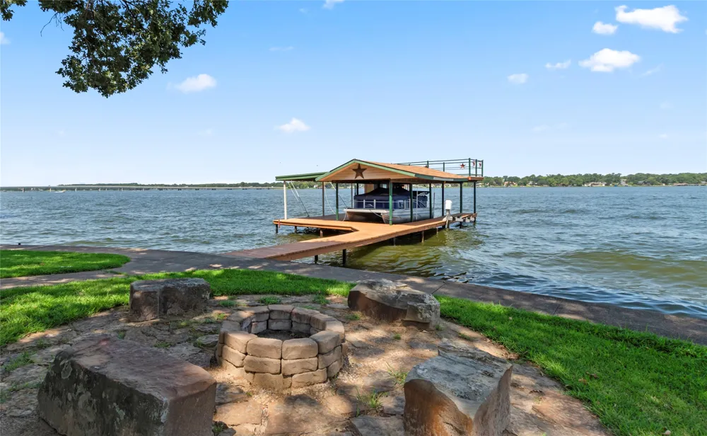203 Oak Acres Drive Malakoff, TX 75148