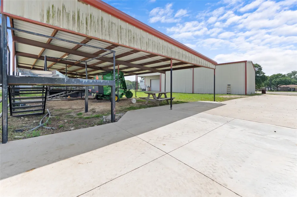 163 County Road 3106 Campbell, TX 75422