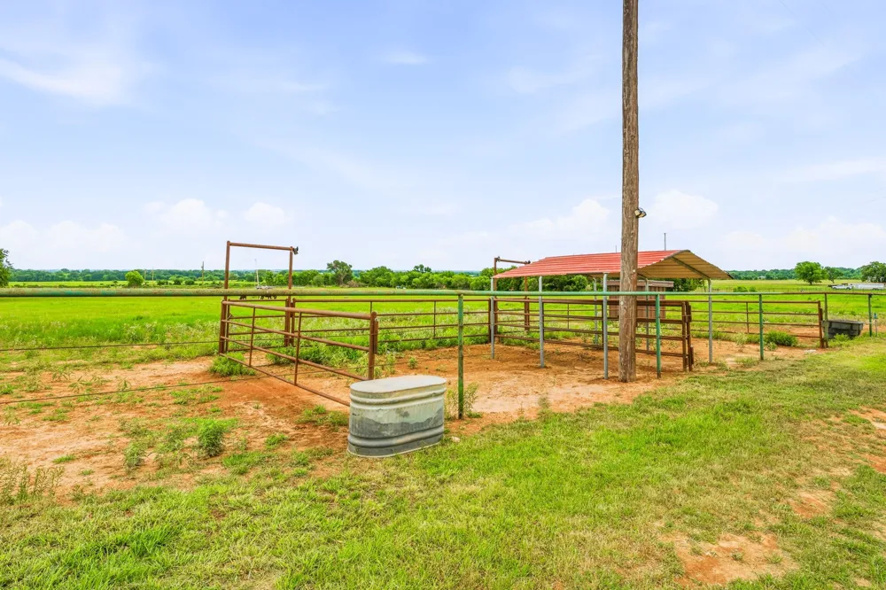 925 County Road 376 Dublin, TX 76446