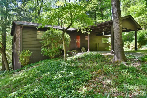 1 Hillcrest Lane