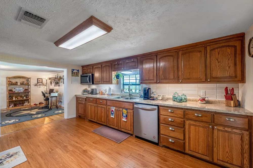 1360 W US Hwy 84 Highway Mullin, TX 76864