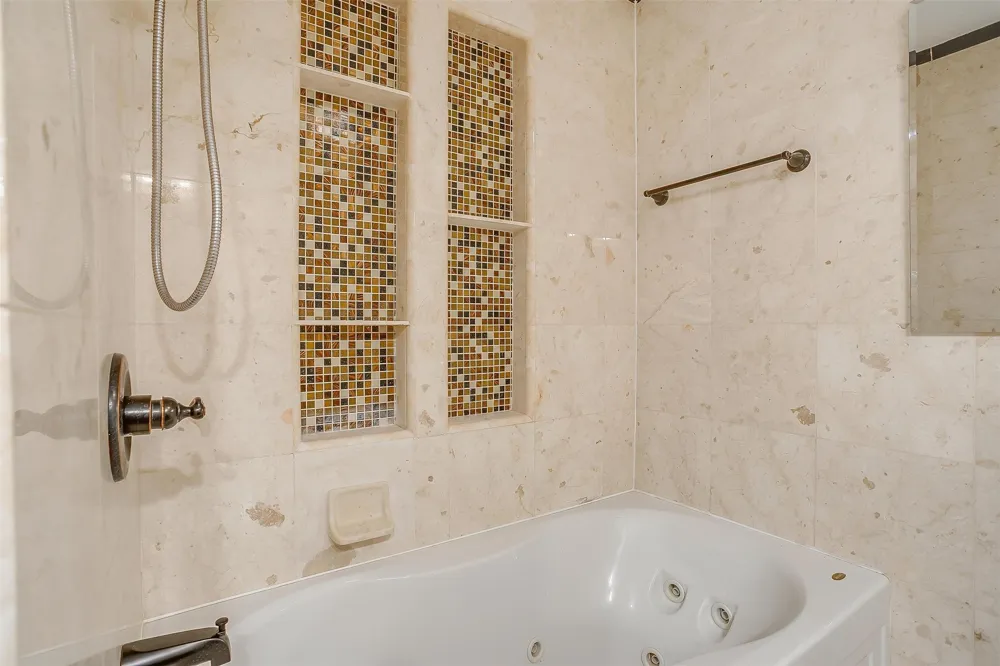 390 Driftwood Court #3B Azle, TX 76020