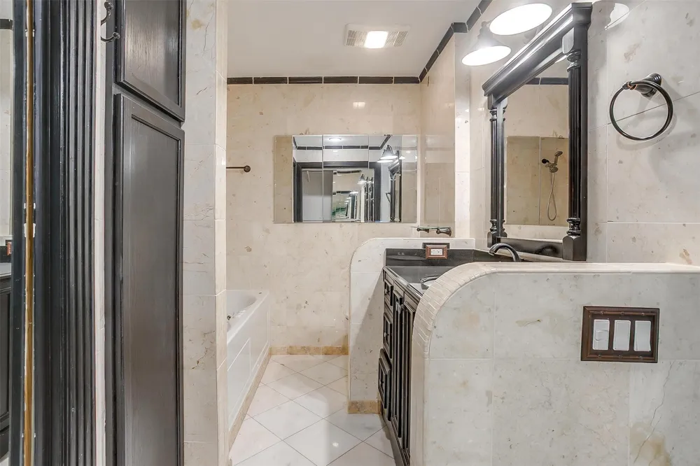 390 Driftwood Court #3B Azle, TX 76020