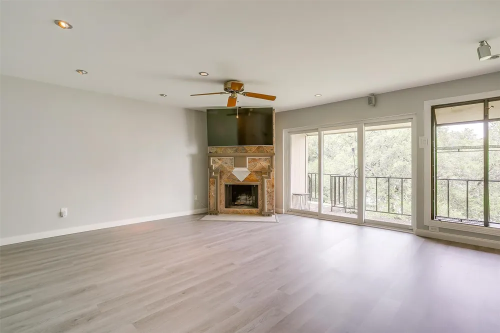 390 Driftwood Court #3B Azle, TX 76020