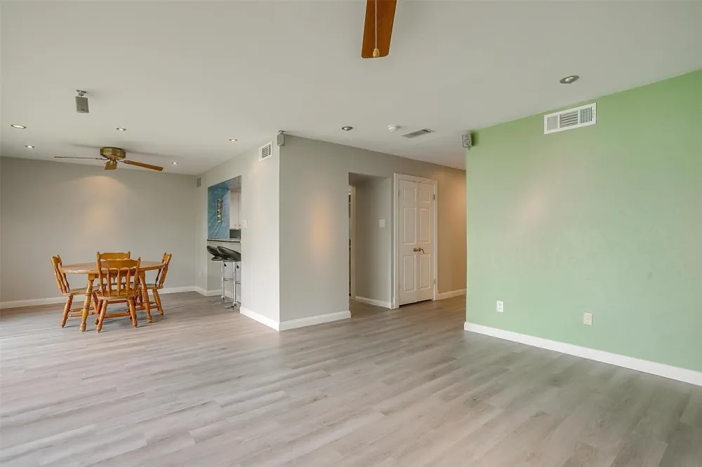 390 Driftwood Court #3B Azle, TX 76020