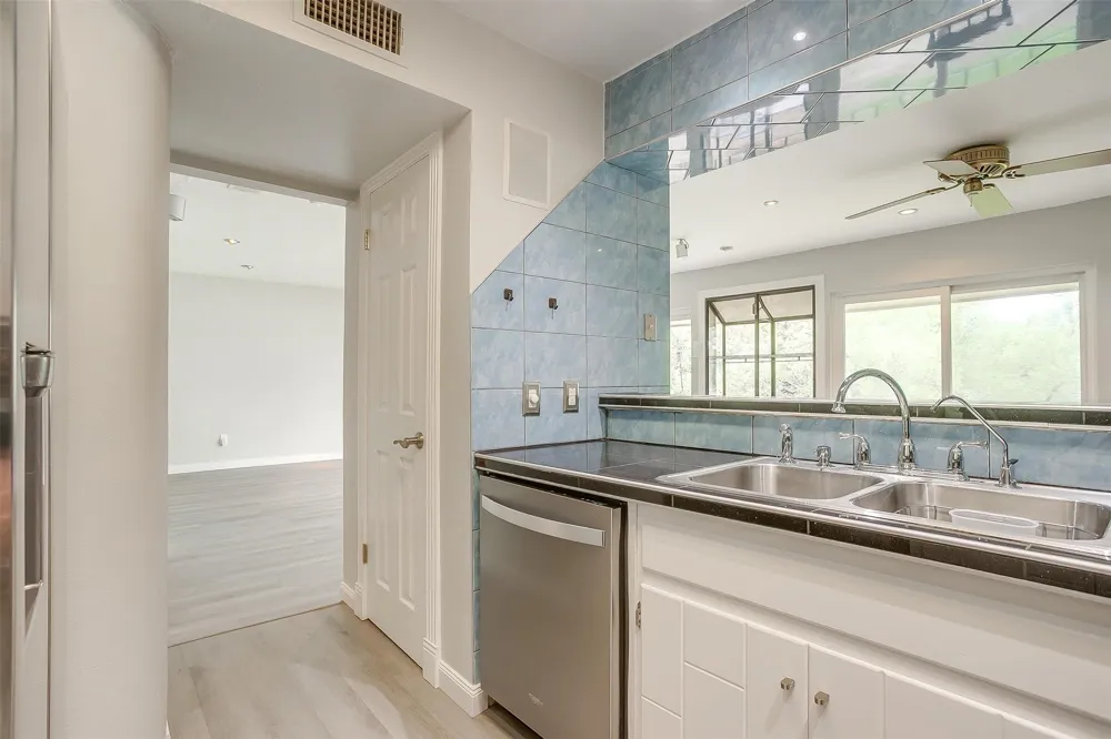 390 Driftwood Court #3B Azle, TX 76020
