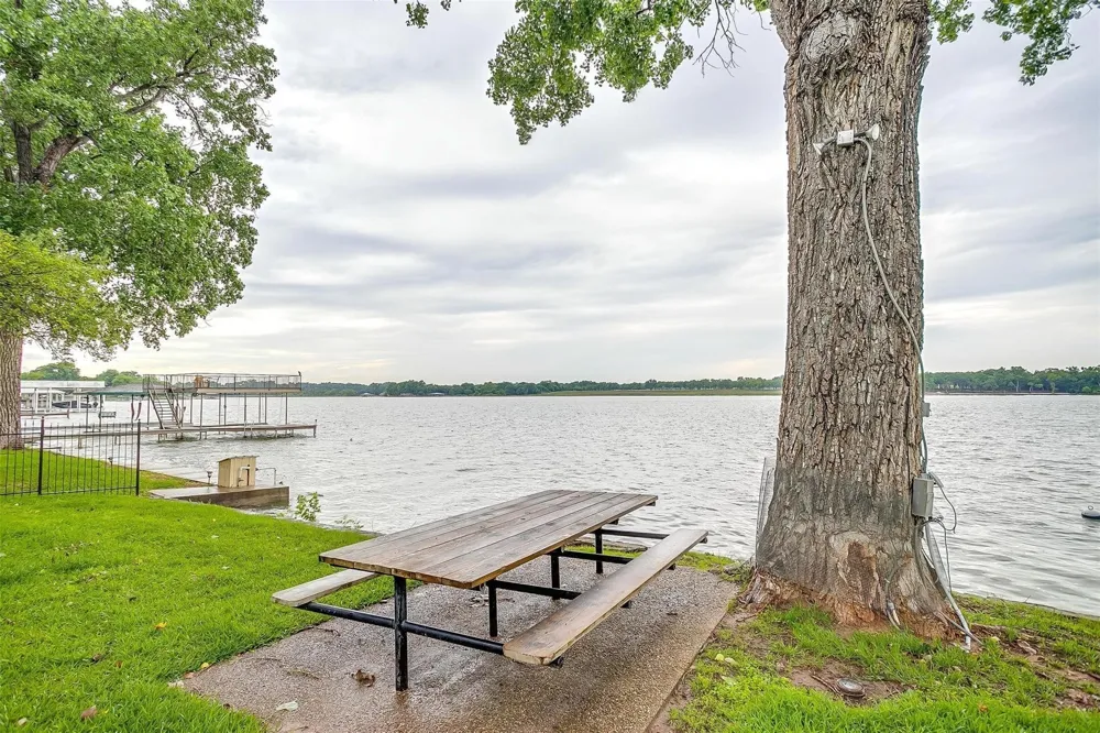 390 Driftwood Court #3B Azle, TX 76020
