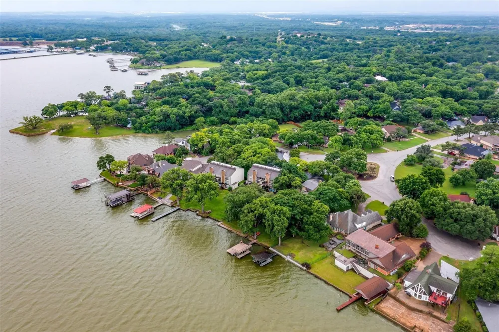 390 Driftwood Court #3B Azle, TX 76020
