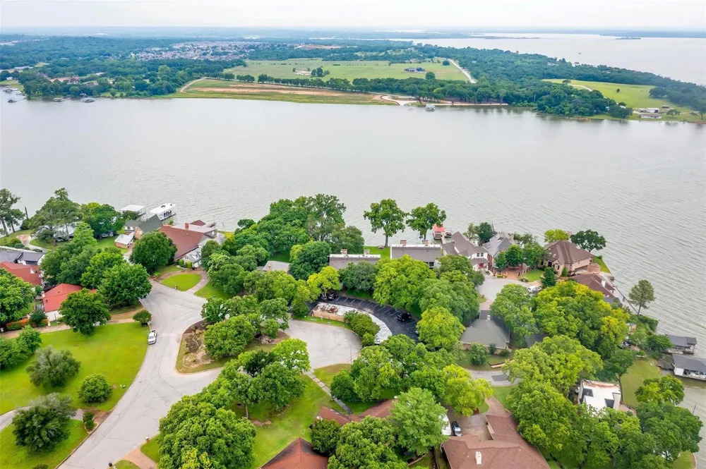 390 Driftwood Court #3B Azle, TX 76020