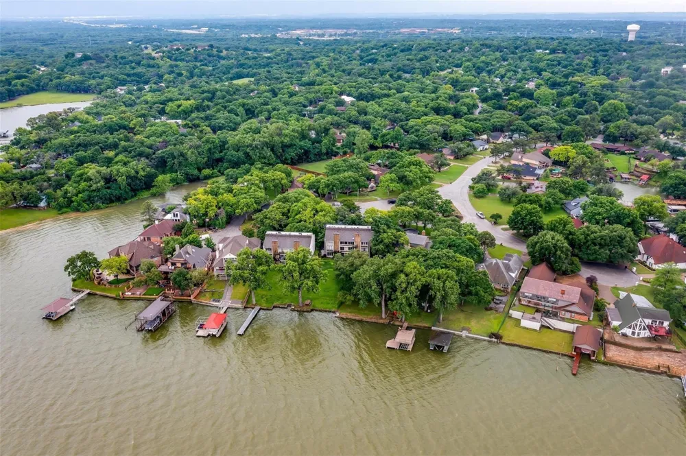 390 Driftwood Court #3B Azle, TX 76020
