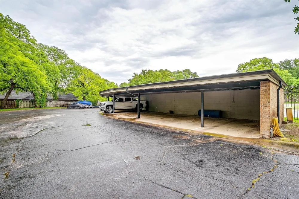 390 Driftwood Court #3B Azle, TX 76020