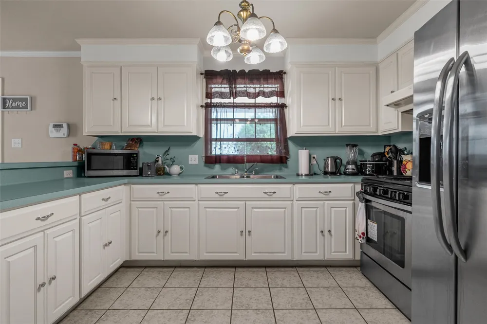 1692 W Tate Street Robinson, TX 76706