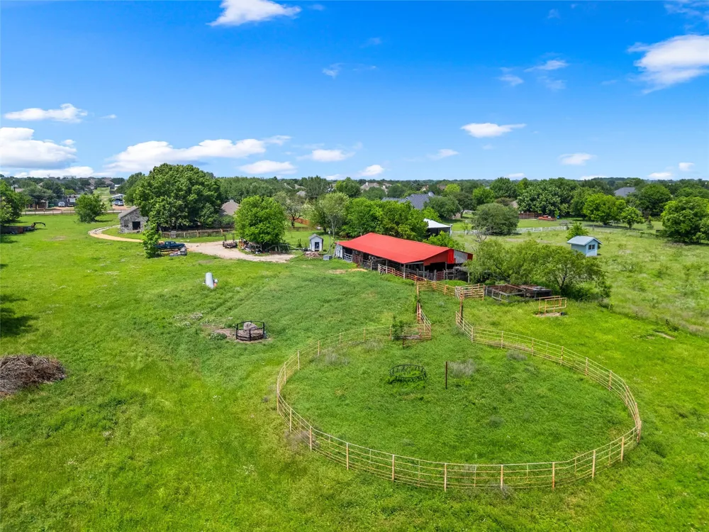 1692 W Tate Street Robinson, TX 76706